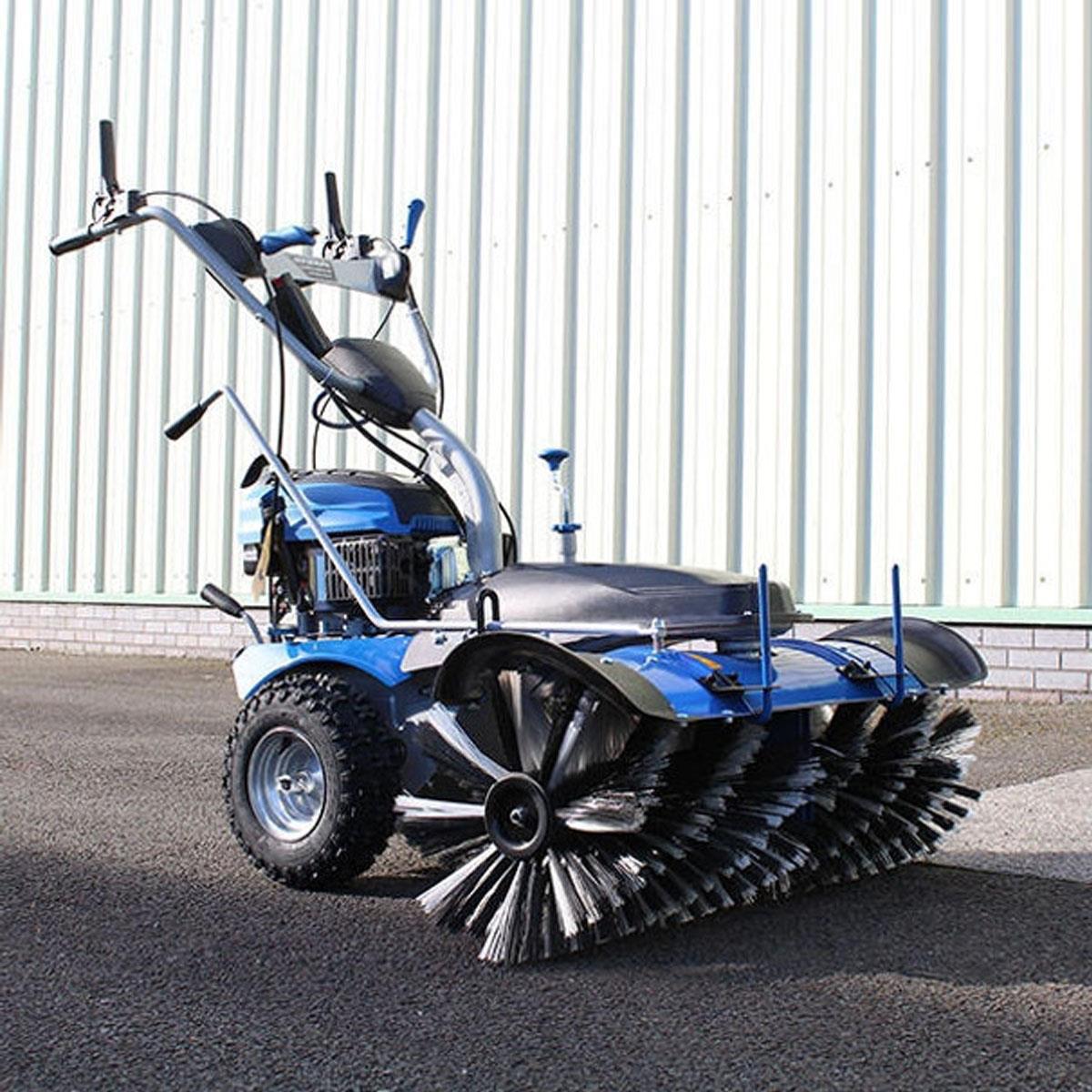 Hyundai HYSW1000 100cm Self-Propelled Petrol Yard Sweeper Powerbrush for Easy Lawn & Garden Cleanup